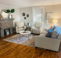 222 Columbus Dr in Savannah, GA - Building Photo