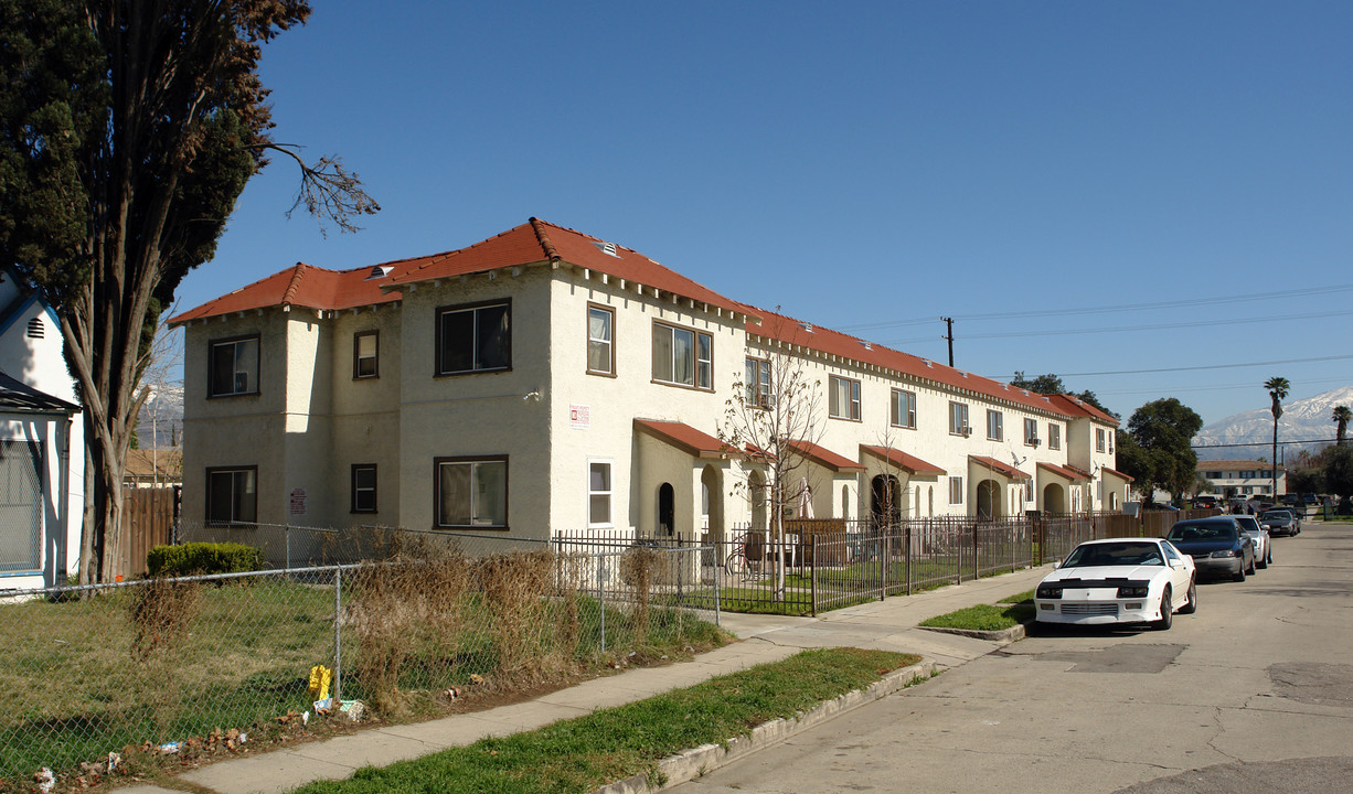 706-734 W Virginia Ave in San Bernardino, CA - Building Photo