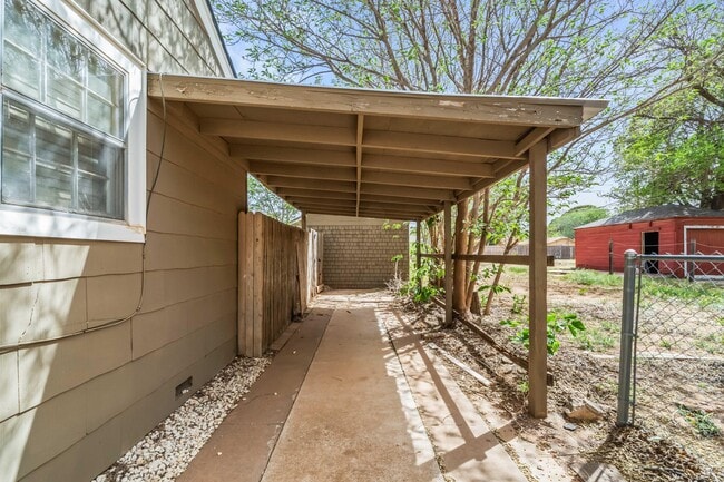 2213 27th St in Lubbock, TX - Building Photo - Building Photo