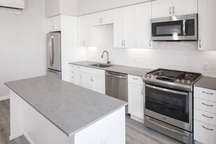 Ella Marie Apartments in Portland, OR - Building Photo