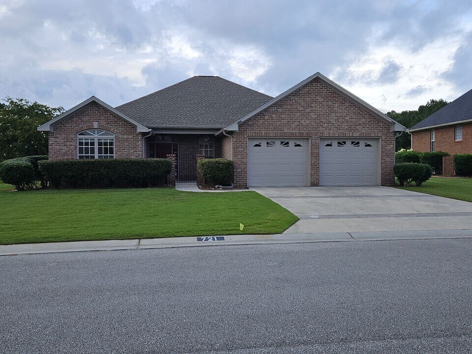 721 Highlands Dr in Hampstead, NC - Building Photo