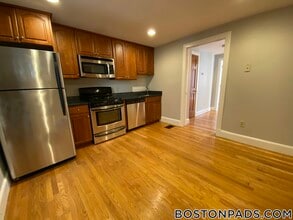 429 Franklin St in Cambridge, MA - Building Photo - Building Photo