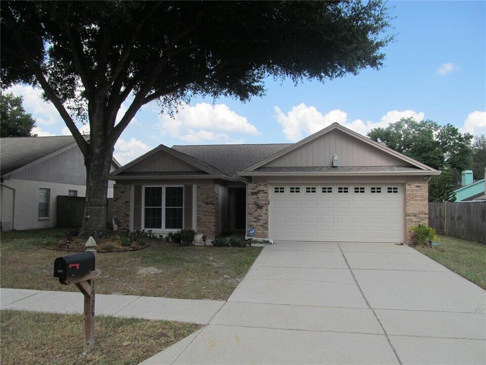 1524 Cobbler Dr in Lutz, FL - Building Photo
