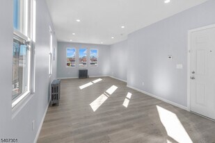 918 Pennington St, Unit 1 in Elizabeth, NJ - Building Photo