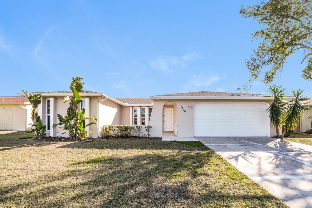 4308 Chipmunk Dr in New Port Richey, FL - Building Photo