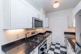 421 Van Dyke in Oakland, CA - Foto de edificio - Building Photo