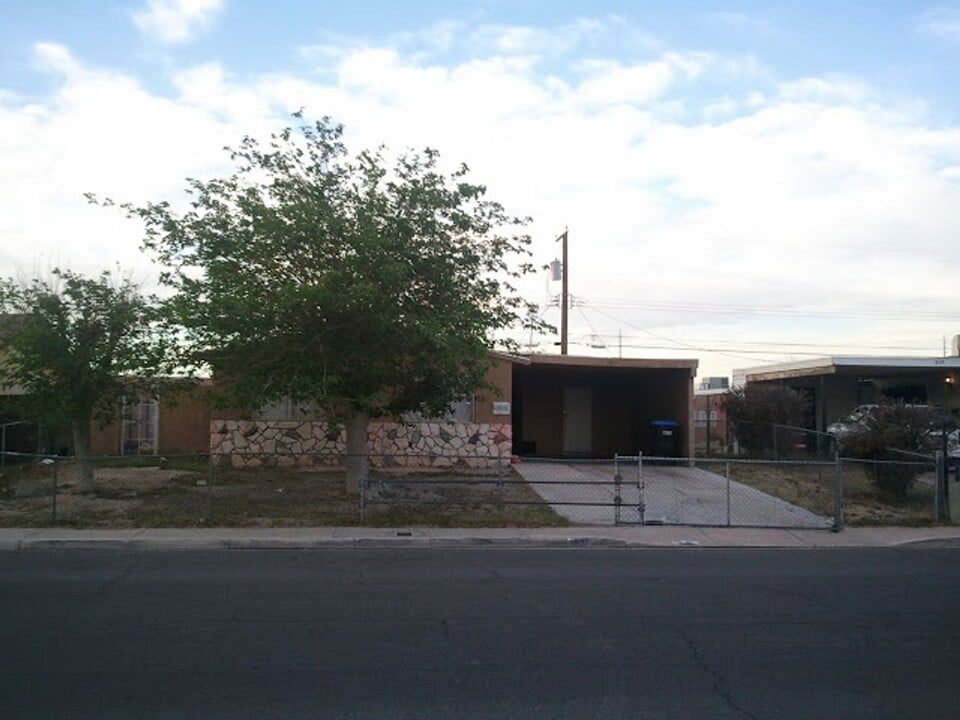 1821 Bluff Ave in North Las Vegas, NV - Building Photo