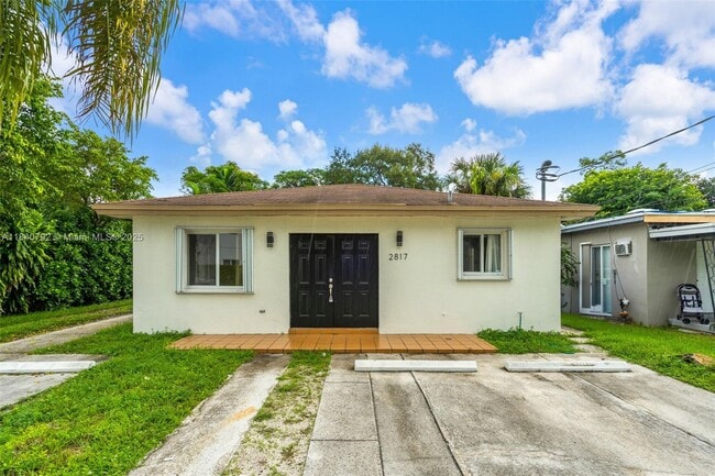 property at 2817 SW 39th Ave