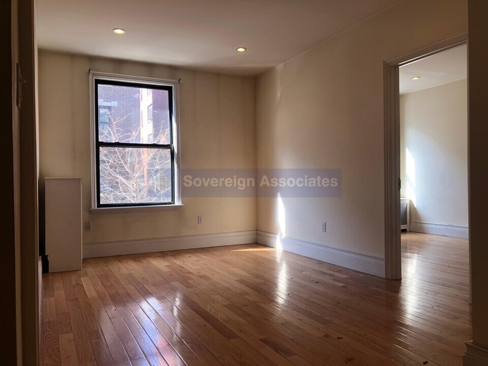 1 Arden St in New York, NY - Building Photo