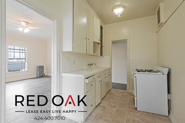 400 S Kenmore Ave in Los Angeles, CA - Building Photo - Building Photo