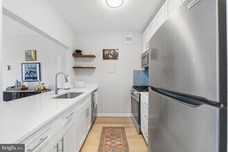4141 Henderson Rd in Arlington, VA - Building Photo - Building Photo