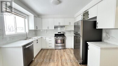 26 Edenridge Dr in Brampton, ON - Building Photo - Building Photo