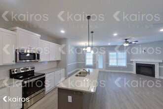 3712 Oak Leaf Wy in Greenville, NC - Building Photo - Building Photo