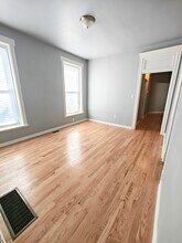 4243 S Calumet Ave in Chicago, IL - Foto de edificio - Building Photo
