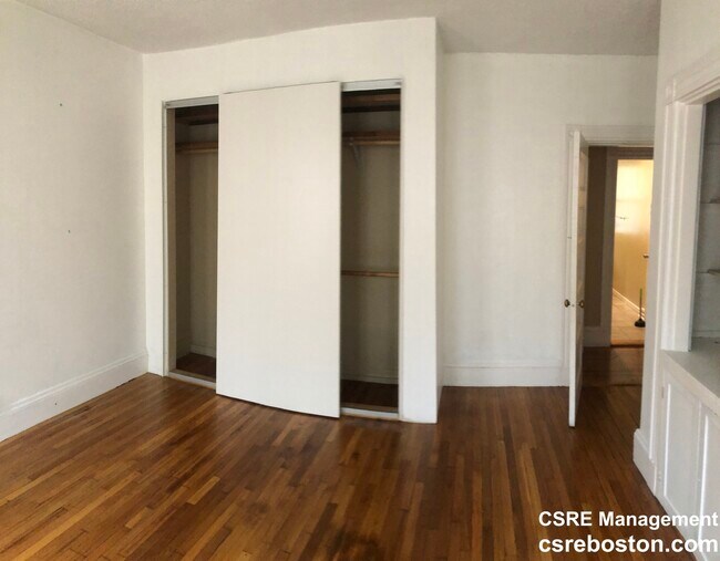24 Pond St, Unit 1 in Boston, MA - Building Photo - Building Photo