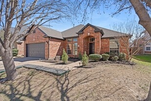 8664 Glenburne Dr in Fort Worth, TX - Building Photo