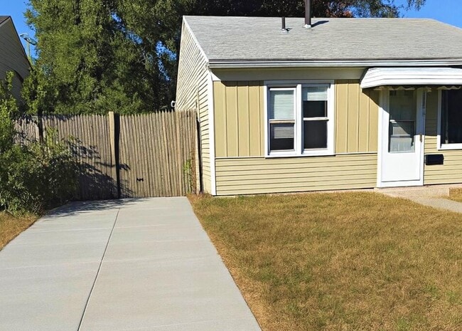 1473 E Harry Ave in Hazel Park, MI - Building Photo - Building Photo