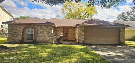 527 Oakdale Dr in Stafford, TX - Building Photo - Building Photo