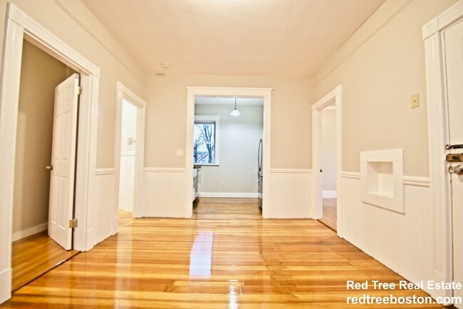 12 Hamlin St, Unit 2