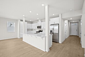 9225 SW Vermillion Dr in Tualatin, OR - Foto de edificio - Building Photo