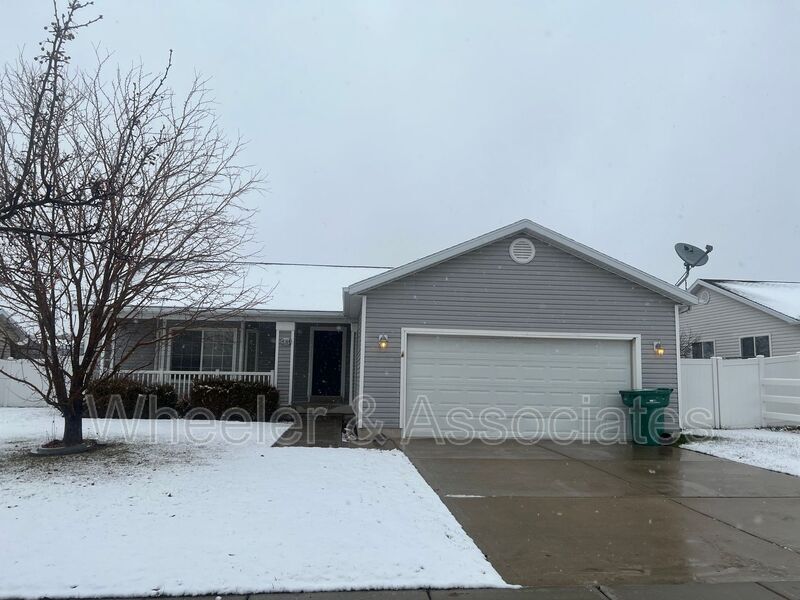 4164 W 5075 S in Roy, UT - Building Photo