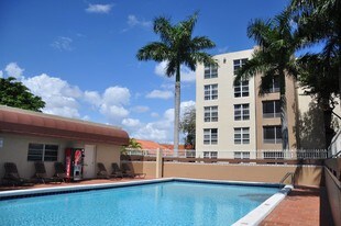International Club Apartments
