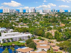 3135 Riviera Dr in Naples, FL - Building Photo - Building Photo