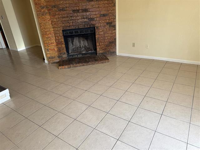 717 Lee St in Mesquite, TX - Foto de edificio - Building Photo