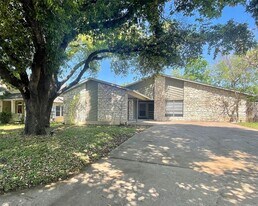 2810 Thrushwood Dr in Austin, TX - Building Photo