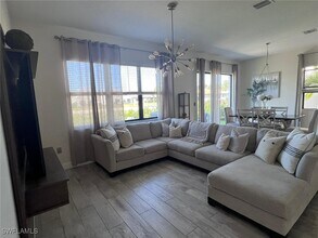 8916 Madrid Cir in Naples, FL - Building Photo - Building Photo