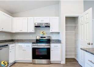 418 Yolanda St in Lehigh Acres, FL - Foto de edificio - Building Photo