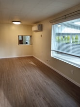 313 Pecks Dr in Everett, WA - Building Photo - Building Photo