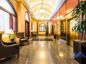 200 N Dearborn St in Chicago, IL - Building Photo - Building Photo