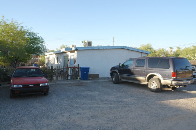 775 E Buddy Ln in Tucson, AZ - Foto de edificio - Building Photo