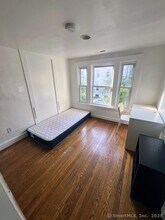 28 Compton St in New Haven, CT - Building Photo - Building Photo