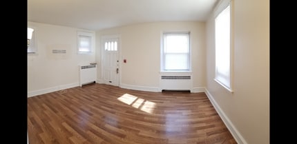 6142 N 8th St in Philadelphia, PA - Building Photo - Building Photo