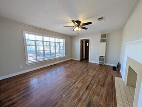 2421 31st St in Lubbock, TX - Building Photo - Building Photo