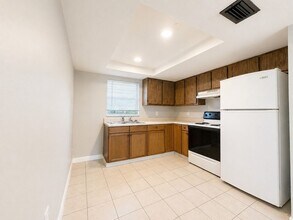 5459-5461 Eleventh Ave in Ft. Myers, FL - Building Photo - Building Photo