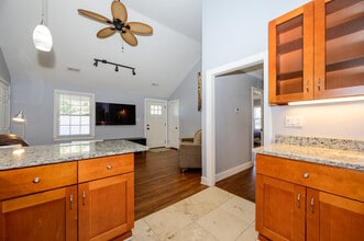 2660 Roslyn Ave in Charlotte, NC - Foto de edificio - Building Photo