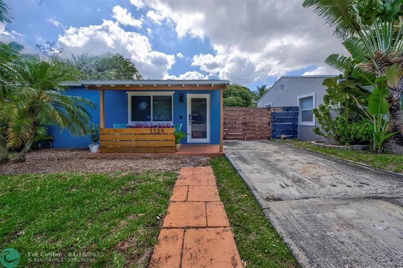 1325 NW 1st Ave in Fort Lauderdale, FL - Foto de edificio