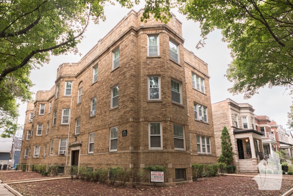 3710 N Hoyne Ave, Unit 2 in Chicago, IL - Foto de edificio