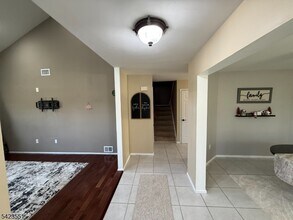 2 Sapphire Ln in Franklin Township, NJ - Building Photo - Building Photo