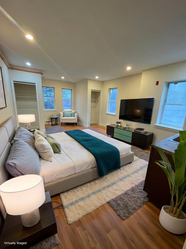 3427 N 2nd St, Unit 2r, Unit 2r