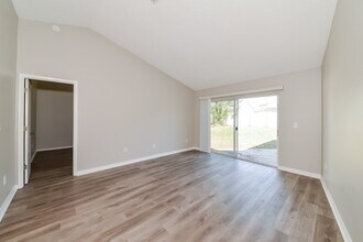 3512 Concho Ct in Sun City Center, FL - Foto de edificio - Building Photo