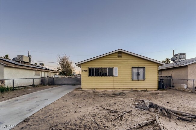 3705 Haddock Ave in North Las Vegas, NV - Building Photo - Building Photo