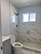 410 NW 33rd St in Miami, FL - Foto de edificio - Building Photo