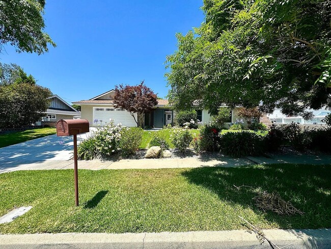 property at 1909 N Abbie Way