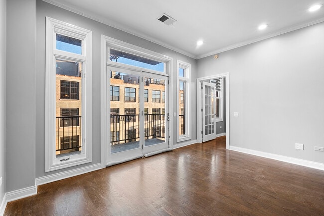 1355 W Washington Blvd, Unit 4D in Chicago, IL - Building Photo - Building Photo