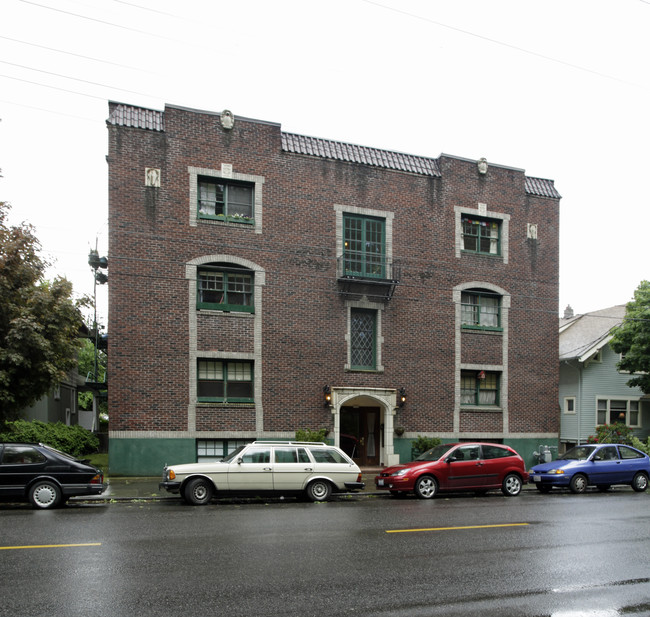 3744 SE Stark St in Portland, OR - Building Photo - Building Photo