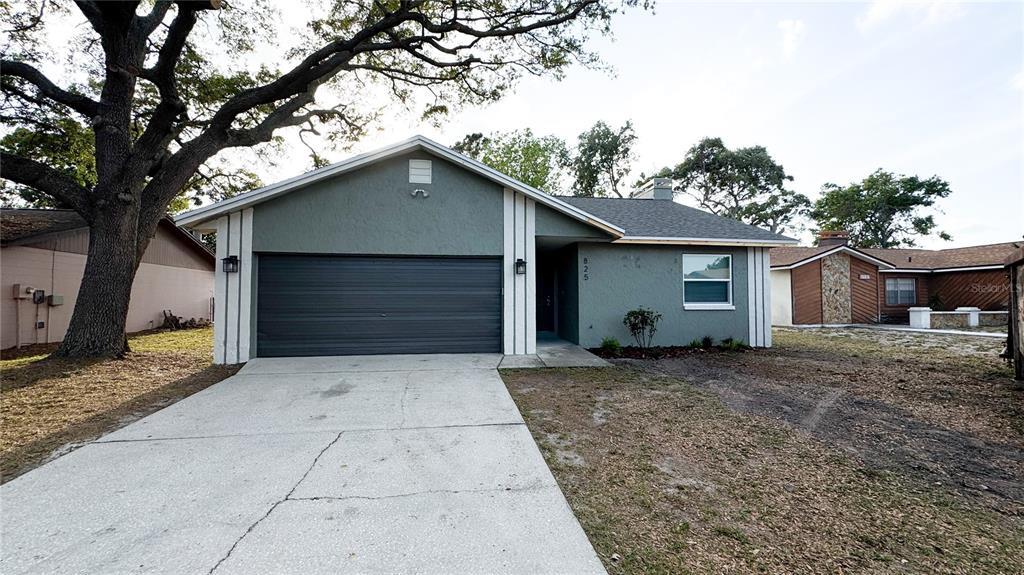 825 Spicewood Dr in Lakeland, FL - Building Photo